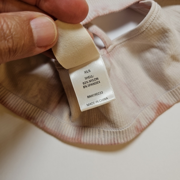 Me to We pink tie dye ribbed stretch nylon crop tank top size XS/S US - Picture 6 of 6